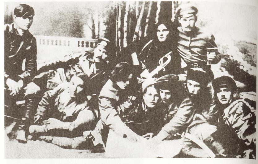 Makhno_i_boitsy1919.jpg